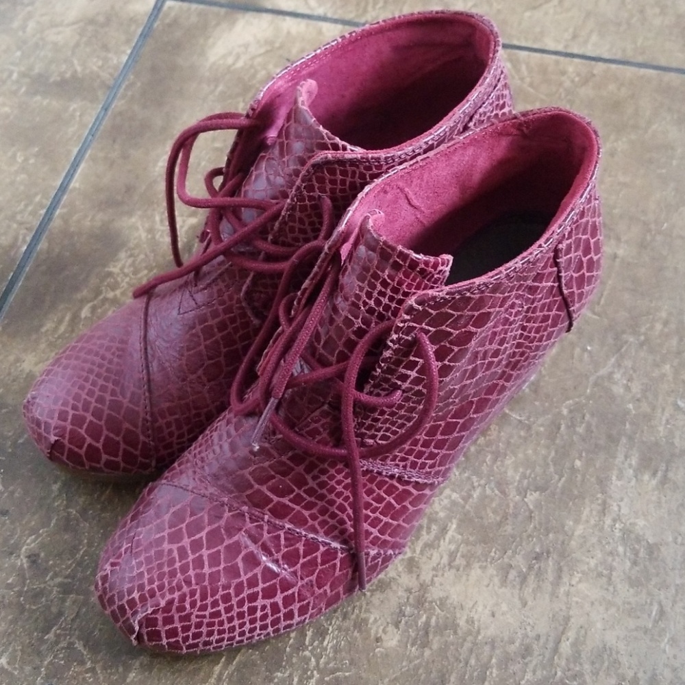 TOMS Desert Wedge Boots Burgundy Sz 8 M